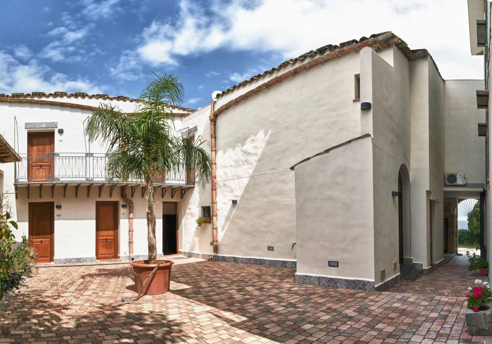Case Giannone Santa Flavia Exterior foto